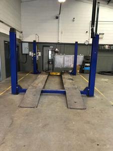 Prêt à être expédié dans le monde entier : Nouveau lève-voiture à quatre poteaux disponible dans toutes les qualités à prix avantageux - Product Image 2