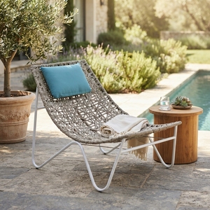Chaise de jardin d'extérieur grise avec structure en métal blanc, chaise papillon en corde tressée, coussin de tête bleu sarcelle, pour aménagement de patio, design artistique et décoratif - Product Image 2