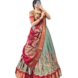 ชุดแต่งงานทรงเอไลน์ผ้าไหมแจ็คการ์ดคลาสสิกพิมพ์ลายด้วยผ้า zari ทอขอบยาวถึงพื้น - Product Image 1