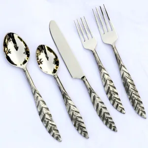 การปรับแต่งตามความต้องการของผู้ซื้อขายส่งสแตนเลสอินเดีย Flatware จัดหาชุดช้อนส้อมโรงแรมสําหรับการใช้งานเลี้ยงอาหารค่ํา