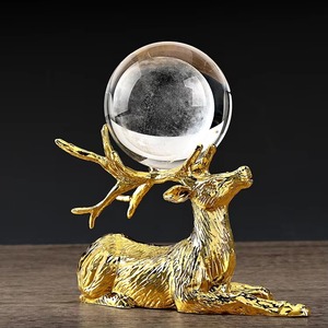 เครื่องประดับกวางเรนเดียร์สีทองเงาอุปกรณ์ตกแต่งคริสต์มาสแบบคลาสสิกเหมาะสำหรับหิ้งหิ้งหรือการแสดงบนโต๊ะทำด้วยมือจากอินเดีย - Product Image 4