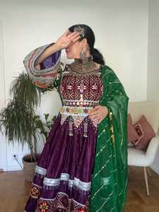 Bonne qualité manches longues pleine brodé longue robe 100% velours tissu Style Afghan Banjara danse Afghani robe pour dames - Product Image 3