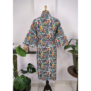 Kimono Indio Estampado a Mano en Algodón con Estampado de Loros, Lujoso Traje de Baño Tipo Pareo para el Verano - Product Image 6
