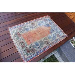 Alfombra Vintage de 2.3x3.2 pies, Alfombra con Borde Azul, Alfombra de Lana - Product Image 2