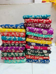 Tissu satiné en polyester doux en vrac, textile lisse, durable et résistant à la décoloration pour les vêtements, les textiles de maison et les décorations - Product Image 3