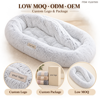 Lit pour chien Yangyangpet, long et moelleux, gris clair, ovale, surdimensionné, avec poches de rangement latérales
