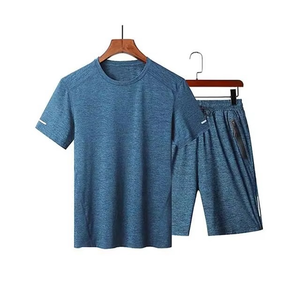ผู้ผลิต OEM ชุดเสื้อยืดและกางเกงขาสั้นผู้ชายแบบกำหนดเอง ชุดออกกำลังกาย ชุดฤดูร้อน - Product Image 2