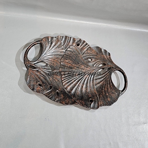 Bandeja marrón artística en forma de hoja con superficie texturizada perfecta para exhibir postres y mejorar la decoración de la Mesa - Product Image 4