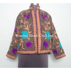 Chaqueta de Terciopelo Bordada con Diseño Floral Bohemio para Invierno y Otoño, Ecológica, Resistente al Viento, Transpirable, con Relleno de Algodón Suzani, Tejido de Punto Regular - Product Image 3
