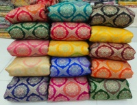 Tissu en Soie Banarasi Pure, Matière Brocart Zari Tissée Élégante pour Lehenga et Saree de Mariée, Fournisseur en Gros de Vêtements de Luxe
