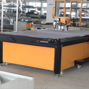 Machine de découpe numérique CNC 1625 1610 2030 avec couteau oscillant pour la découpe de mousse, de cuir, de tissu et de tapis - Product Image 1