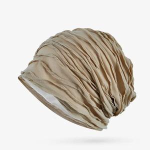 Chapeaux d'hiver personnalisés Bonnets en strass avec étiquette tissée en diamant avec strass en cristal Patch Lettre Logo - Product Image 6