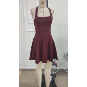 Robe courte en scuba à col halter et motif géométrique pour femme, 37557 - Bourgogne - Product Image 5