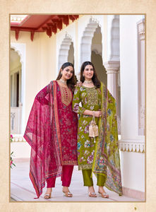 Kurti brodé en pur coton pour adultes avec pantalon à poches et Dupatta 3 pièces ensemble de vêtements de fête indiens pakistanais - Product Image 5