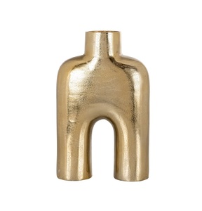 Venta al por mayor de oro personalizado de aluminio decorativo de mesa florero de metal hecho a mano diseño moderno hogar floreros decorativos - Product Image 1