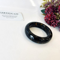 Brazalete de Ámbar Natural Verde y Negro de Amberstone Jewelry, Polonia, 54 mm, Étnico, Unisex, Rígido, 37.2 g, Talla Pequeña