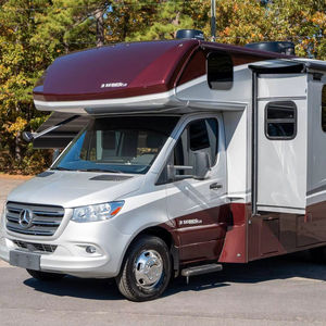 Sprinter 3500XD Isata Serie 3 2023 ~7,500 Millas, Turbodiésel V6, Deslizador de Pared, Cama Queen-Size - Product Image 1