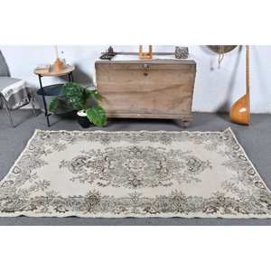 Tapis en laine turque beige classique 4x6 pieds avec motif patchwork en latex pour modèle de couloir rectangle de salon ou de chevet - Product Image 1