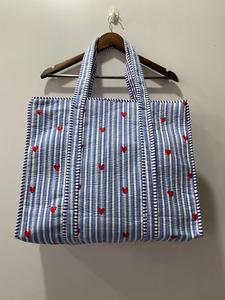 Sac fourre-tout en coton doux matelassé fait à la main, rayé bleu, avec broderie de cœur, fermeture éclair, sac de voyage et quotidien mignon - Product Image 6