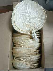 Éventail à main en bambou du Vietnam le mieux noté Éventail décoratif pliant fait à la main Parfait pour les acheteurs de cadeaux et l'exportation 2025 - Product Image 4