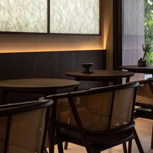 Éclairage LED en forme de L moderne et élégant, étanche, écologique, portable, pour les présentoirs de restaurants, les vitrines de téléphones, les expositions, les vitrines ovales en forme de cœur - Product Image 4