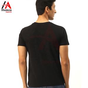 T-shirt noir de coupe classique pour hommes, col rond, manches courtes, tissu en coton doux, design décontracté pour tous les jours, t-shirts personnalisés pour hommes - Product Image 3