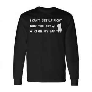 Camiseta de Manga Larga para Amantes de los Gatos con la Frase "No Puedo Levantarme Ahora, el Gato Está en Mi Regazo" - Producto Promocional - Product Image 2