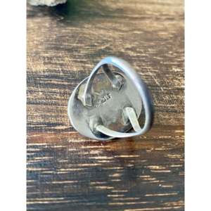 Anillo de Ónix y Plata de Ley Hecho por Artesanos Navajo, Talla 6, Patrón Geométrico, Conjunto de Joyería de Platino, Estilo Boho y Hip-Hop, Uso Diario - Product Image 5