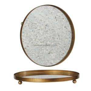 Élégant plateau de service rond en laiton antique avec un design central unique, idéal pour la décoration intérieure élégante et les invités de divertissement - Product Image 4