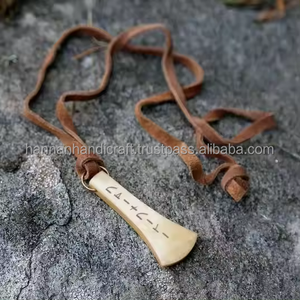 Pendentif sculpté en corne de buffle éco-responsable fait main, personnalisable, bijou unique et tendance pour femmes, vente en gros - Product Image 6