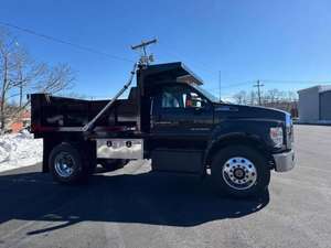 Ford F-750 Super Duty 2023 d'occasion, boîte manuelle, diesel, conduite à gauche, intérieur foncé, moteur turbo, sièges en cuir, jantes en métal R17, à vendre - Product Image 5