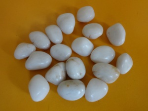 Artesanías de piedra semipreciosa de piedra lunar caída pulida natural para fines curativos - Product Image 3