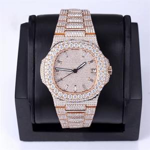 Montre mécanique automatique de luxe moderne, élégante, avec diamants Moissanite VVS, design glacé pour homme, cadran en verre, faite à la main, personnalisée - Product Image 1
