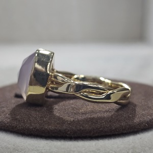 Bague vintage en argent sterling 925 plaqué or avec pierres précieuses, forme trilienne unique, calcédoine rose naturelle, éternité vermeil - Product Image 5