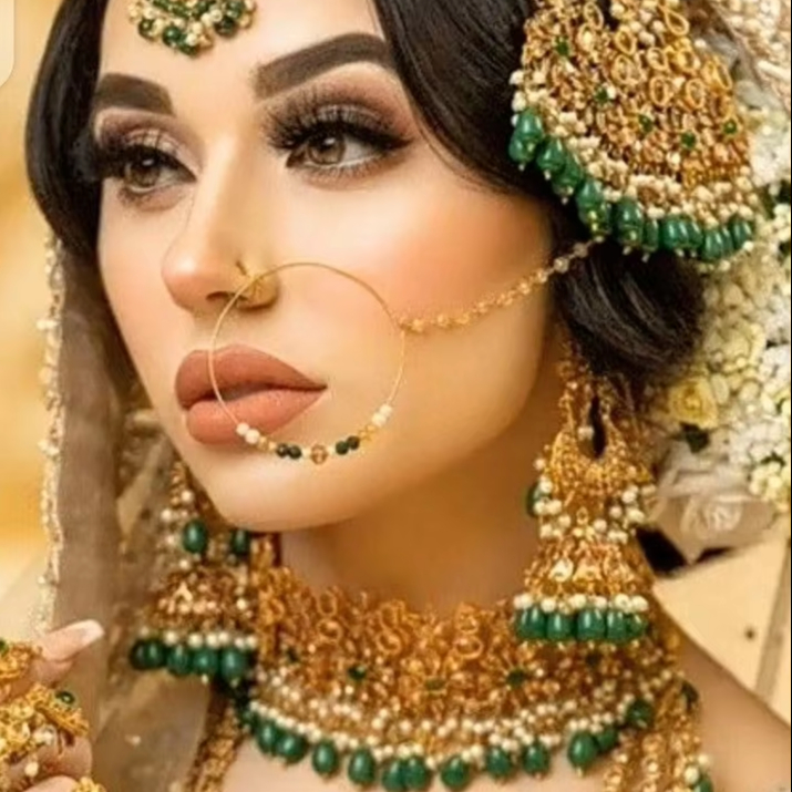 Un Orecchino D'oro Usato è Diventato Uno Splendido Paio Di Stivali - Foto 9