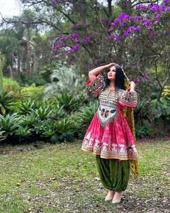 Kuchi afghan fait à la main ethnique tribal broderie traditionnelle femmes robe afghane manches longues dans des couleurs personnalisées OEM ODM Service - Product Image 5