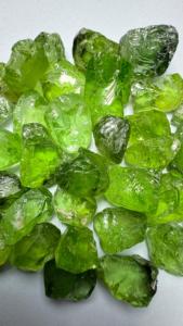 พลอยเพอริดอทดิบคุณภาพสูง / เพอริดอทดิบสีเขียวธรรมชาติ - Product Image 4