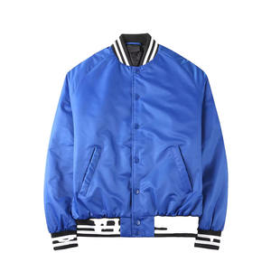 แจ็กเก็ตบอมเบอร์กันลมของผู้ชายเสื้อแจ็คเก็ตผ้าซาตินสไตล์เบสบอลผ้าซาตินขนแกะสำหรับฤดูหนาวออกแบบโลโก้ได้ตามต้องการ - Product Image 5