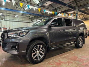 TOYOTA HILUX 2.4D-4D INVINCIBLE X 3.5T 2020 D'OCCASION CÔTÉ GAUCHE/DROIT - Product Image 3