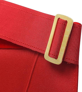 Delantal de Lujo para Capítulo de Arco Real de Sacerdote Alto, Terciopelo Rojo y Bordado Dorado, Instrucciones de Lavado a Máquina - Product Image 3