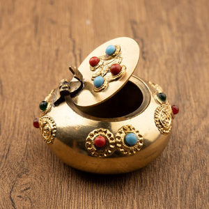 Cenicero de oro de latón macizo con flores escultóricas, excelente calidad para cenizas de cigarros y cigarrillos a precios mayoristas - Product Image 5