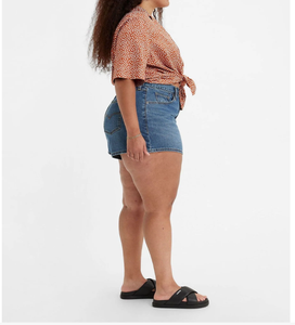 กางเกงขาสั้นผ้ายีนส์ทรงตรงยาวถึงเข่าสำหรับผู้หญิงแนวสตรีทพร้อมกระดุมตกแต่งฤดูร้อน - Product Image 2