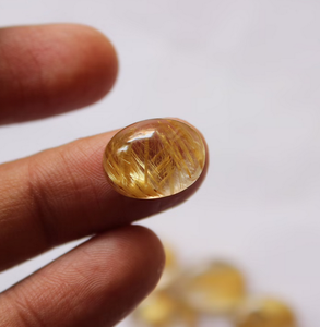 รูไทล์สีทอง 6x8 มม. ทรงรีแบบคาโบชอง สำหรับทำเครื่องประดับ คุณภาพ A - Product Image 3