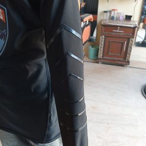 Camiseta Interior de Hockey sobre Hielo de Malla Transpirable con Logotipo Personalizado, Protección de Brazos Resistente a Cortes con Kevlar, Protector de Cuello, Manga Larga - Product Image 2