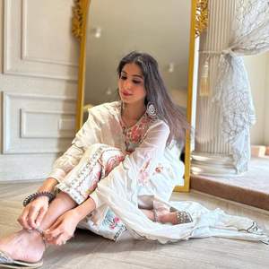 Ropa de boda de alta calidad Nuevo conjunto de pantalón Kurti-Pant Top de Georgette pesado de buena calidad con Georgette Palazzo completamente bordado y pesado - Product Image 6