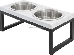 Comedero para perros elevado de metal de doble comedor de acero con tapa de mármol y soporte de tubo de metal dorado y negro con acabado personalizado para perros - Product Image 2