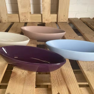 Cuenco de resina hecho a mano, perfecto para servir, decorar o regalar, añadiendo un toque elegante y artístico a cualquier hogar o mesa. - Product Image 1