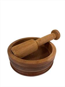 Maja de mortero de madera torneada a mano con acabado natural, ideal para moler especias y complementar los accesorios de cocina rústicos - Product Image 3