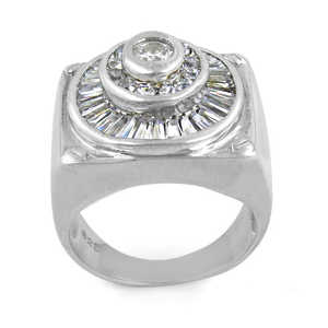 แหวนผู้ชายชุบโรเดียมสีทองขาว ประดับเพชรทรงบาแก็ตต์และเพชรซิคอน - Product Image 2