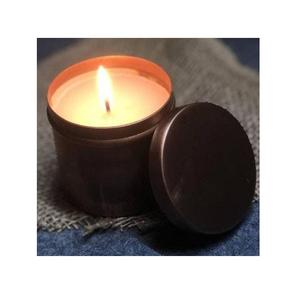 Bougeoir élégant en métal avec finition dorée et noire utilisé pour les fêtes de Noël et de fête - Product Image 5